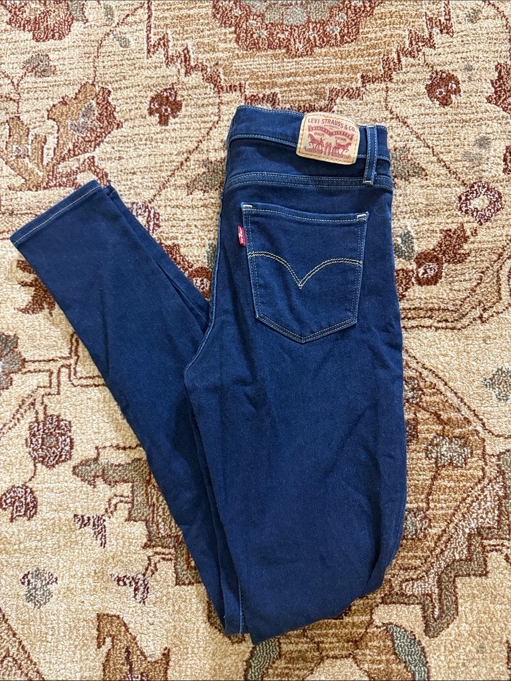 Levi’s 720 high rise super skinny 28